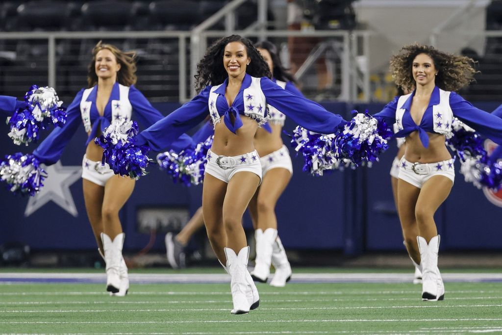 Dallas Cowboys Cheerleaders - 10