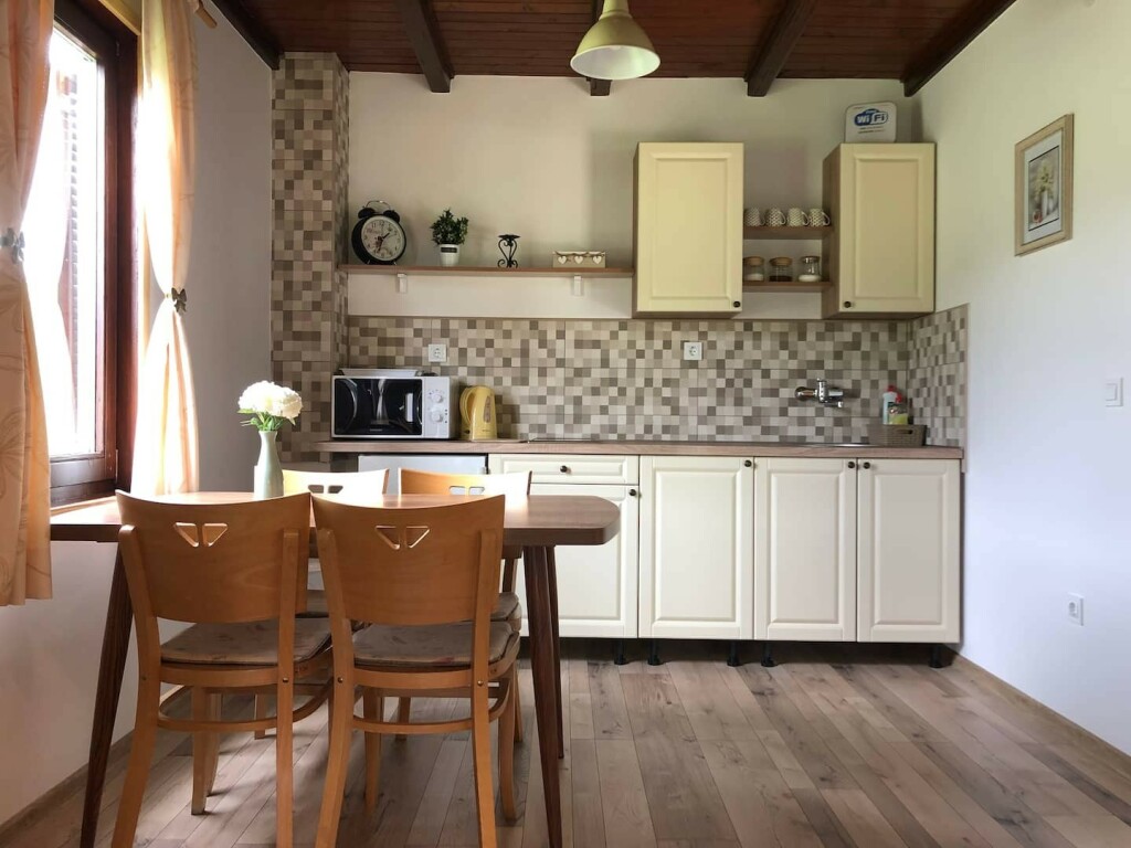 Dobro opremljena kuhinja