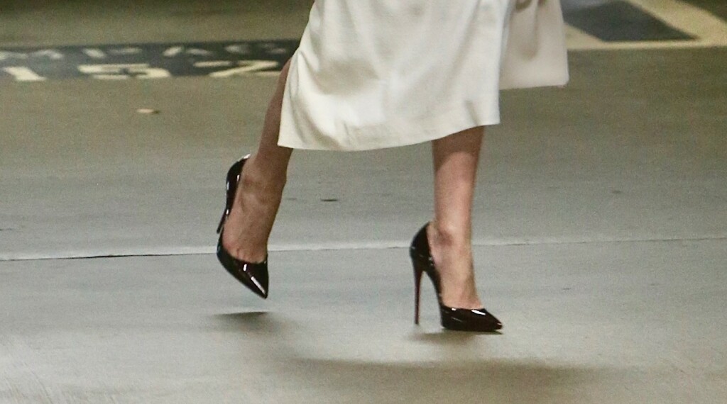 Jennifer je uz odijelo nosila nepogrešive štikle