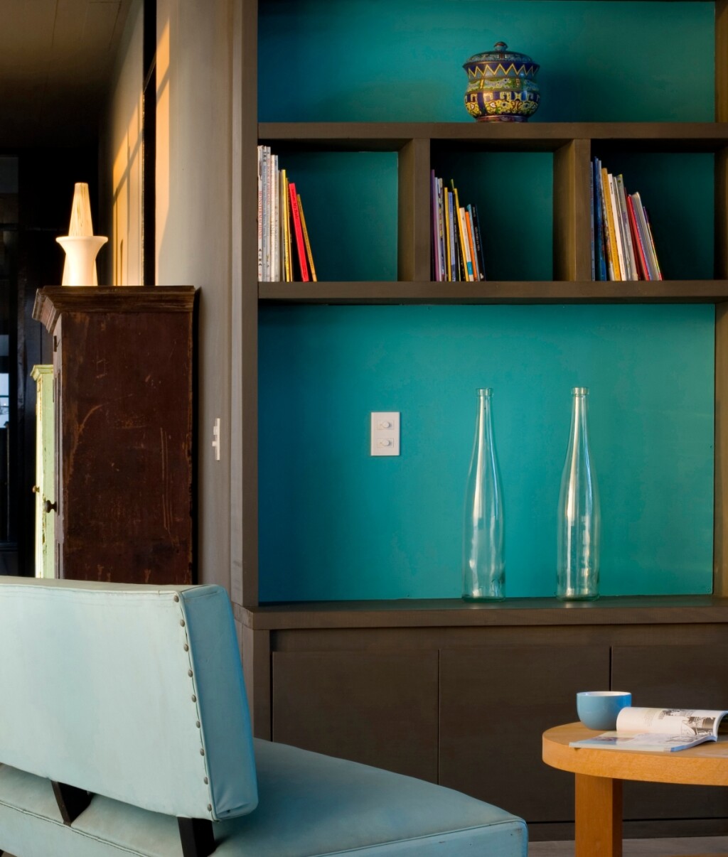 Duboka tirkizna može značajno smanjiti prostoriju