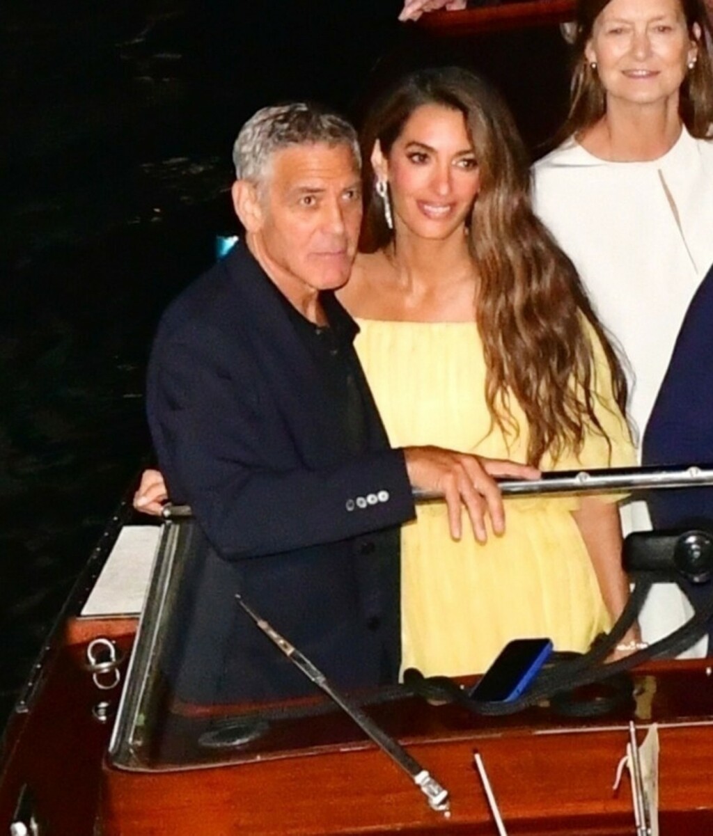 Amal Clooney u Veneciji u žutim kreacijama - 1