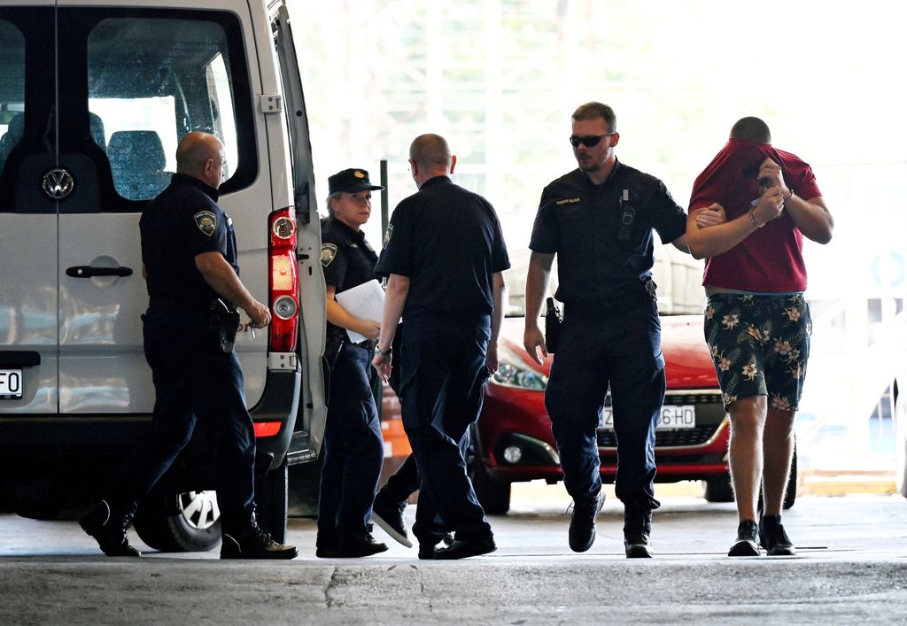 Privođenje osumnjičenih za trgovinu drogom - 17