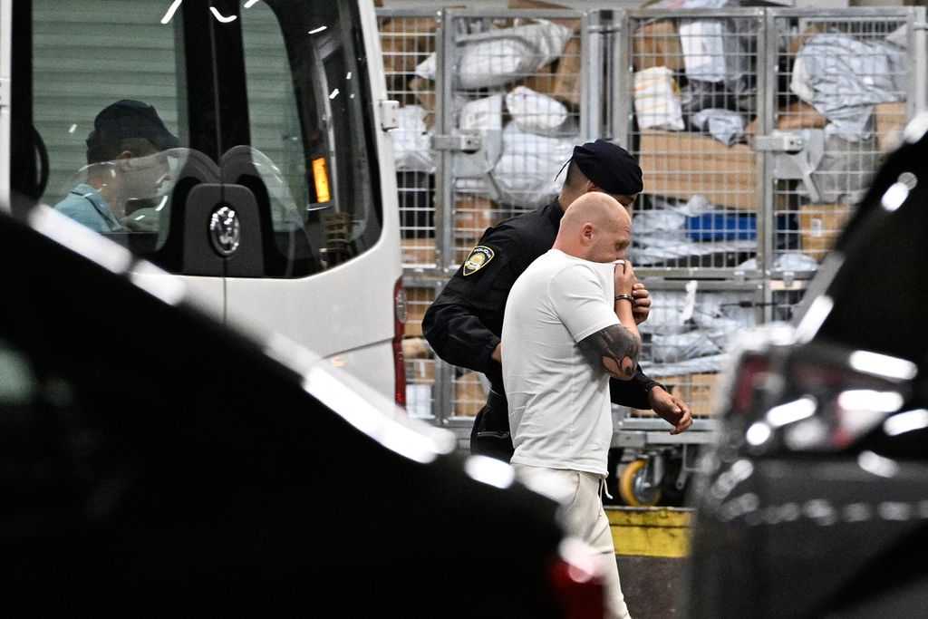 Privođenje osumnjičenih za trgovinu drogom - 17