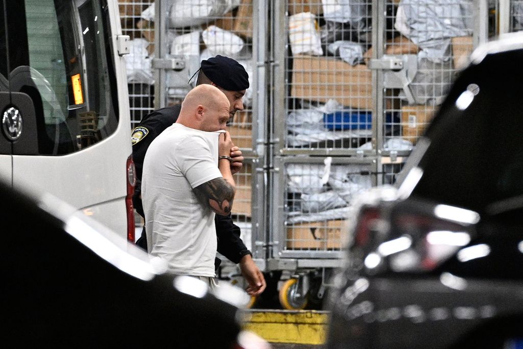 Privođenje osumnjičenih za trgovinu drogom - 17