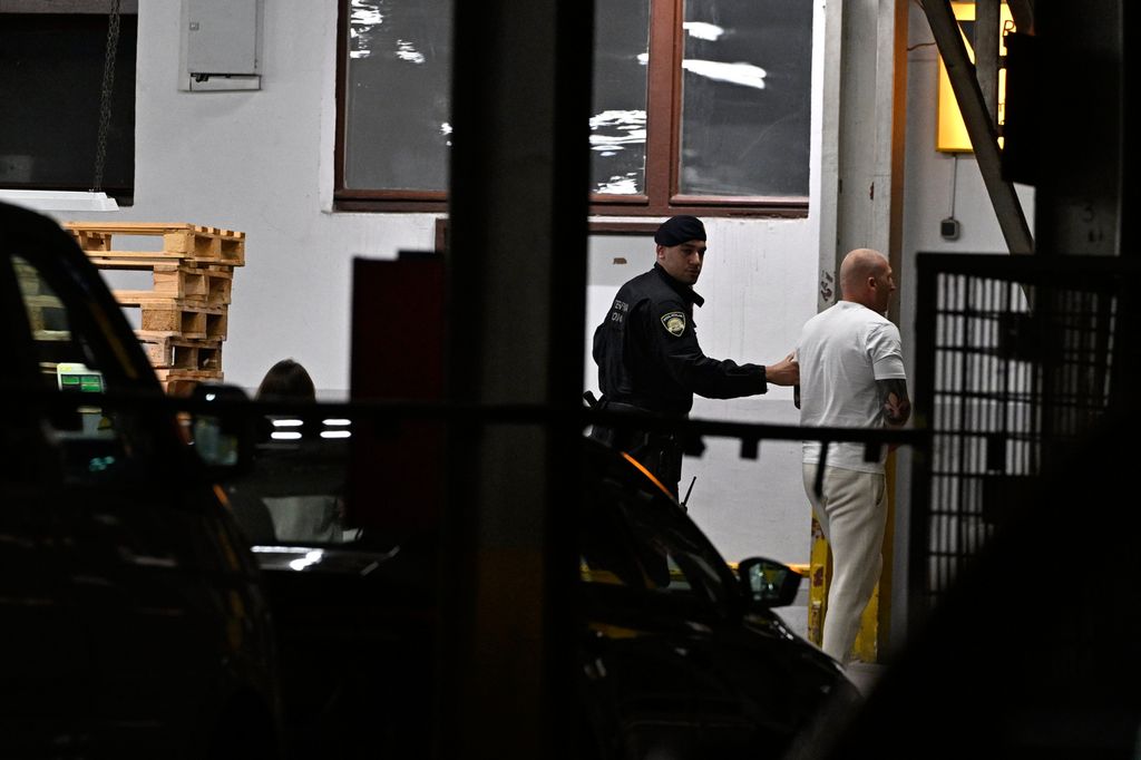 Privođenje osumnjičenih za trgovinu drogom - 17