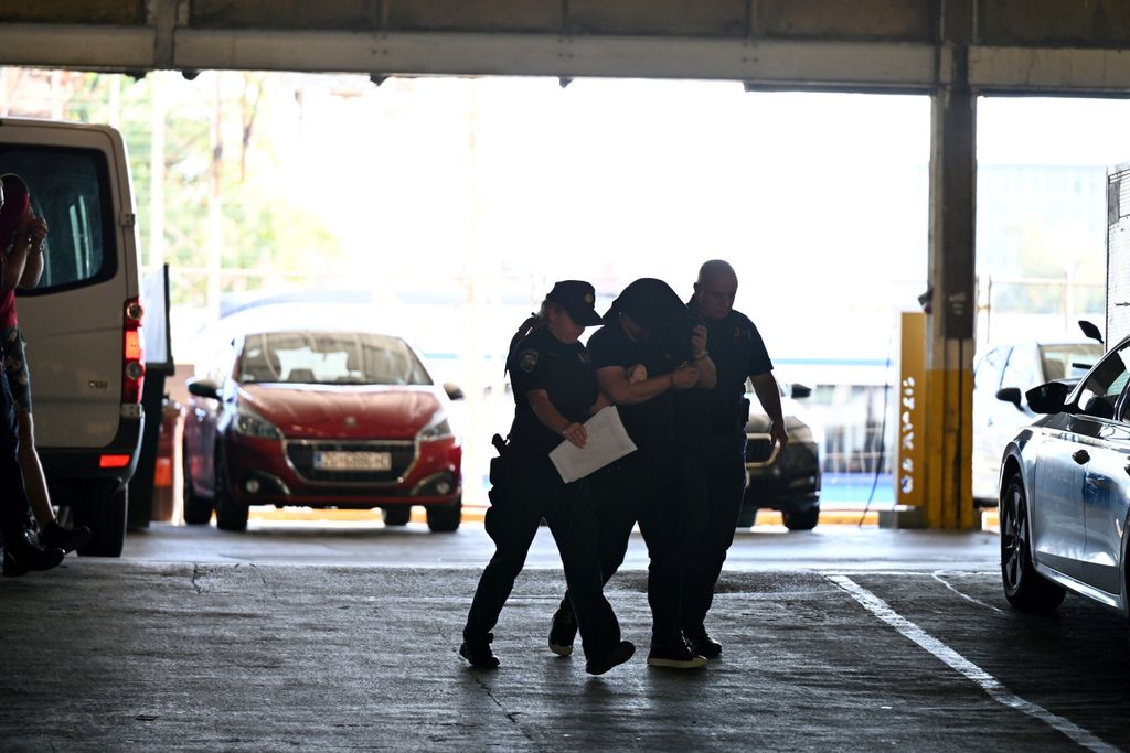 Privođenje osumnjičenih za trgovinu drogom - 17