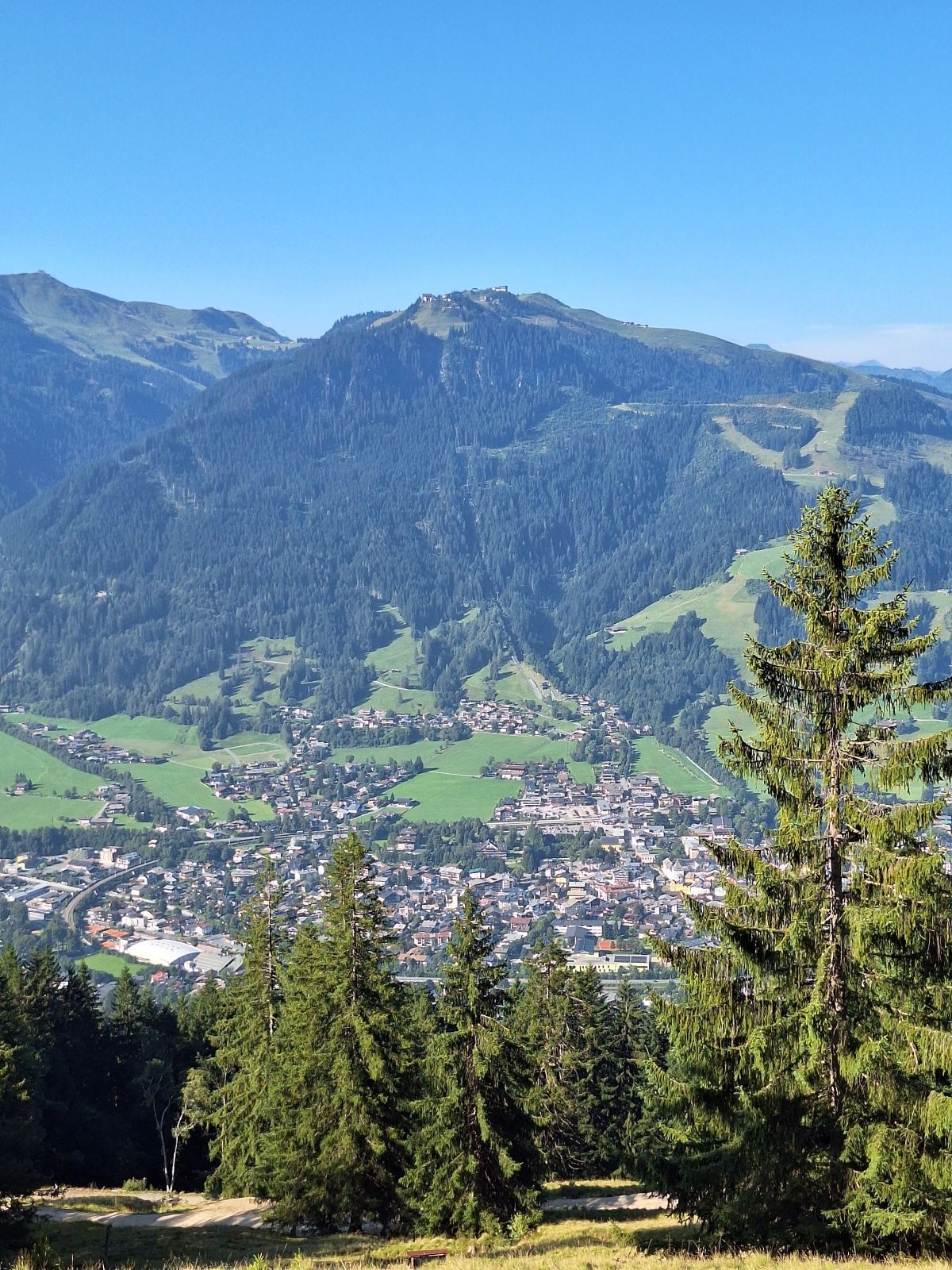 Pogled na Kitzbühel