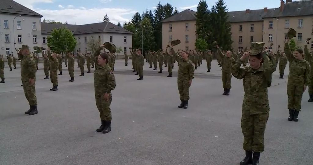 In Magazin: zvijezde o vojnom roku - 1