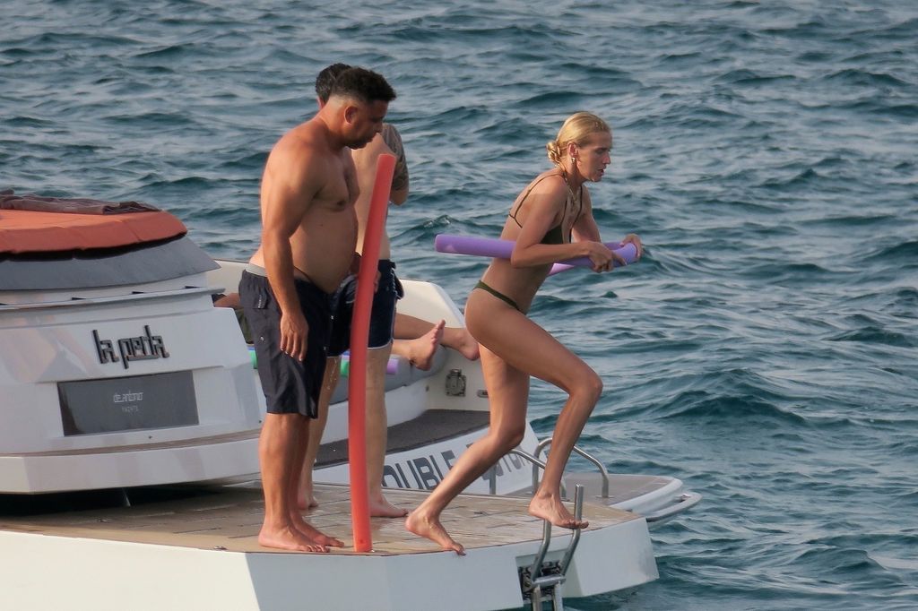 Ronaldo Luis Nazario de Lima - 13