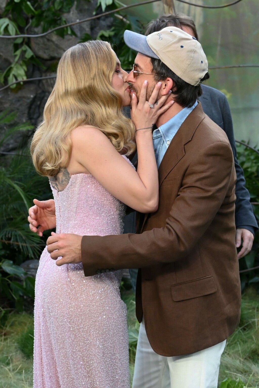 Scarlett Johansson nekoliko je puta poljublila u usta Jonathana Baileyja