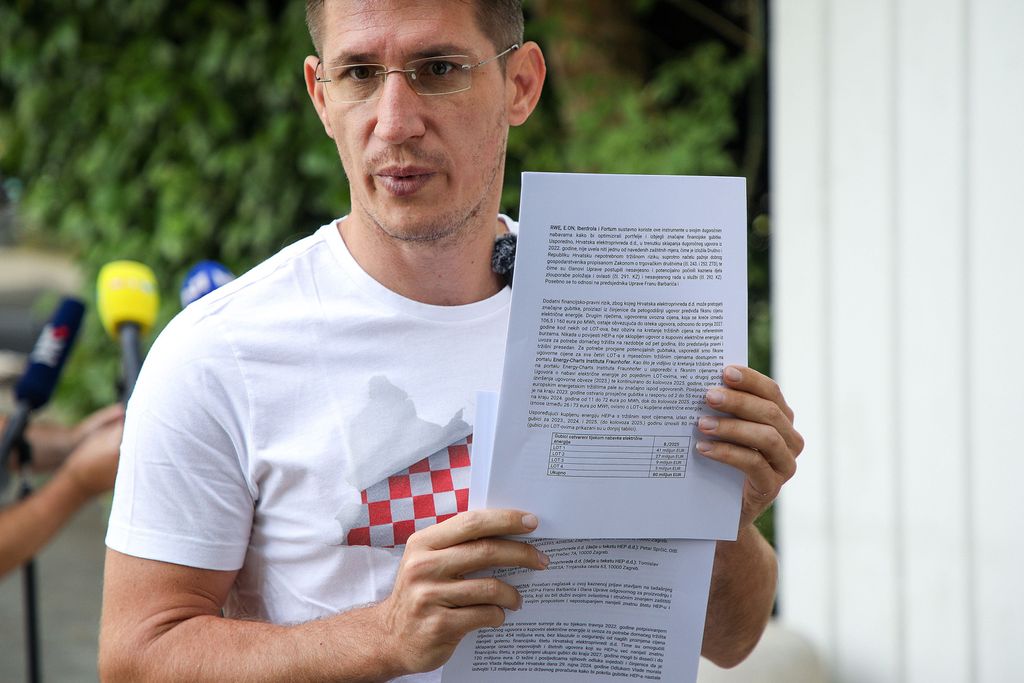 Konferencija za medije Zvonimira Troskota - 2