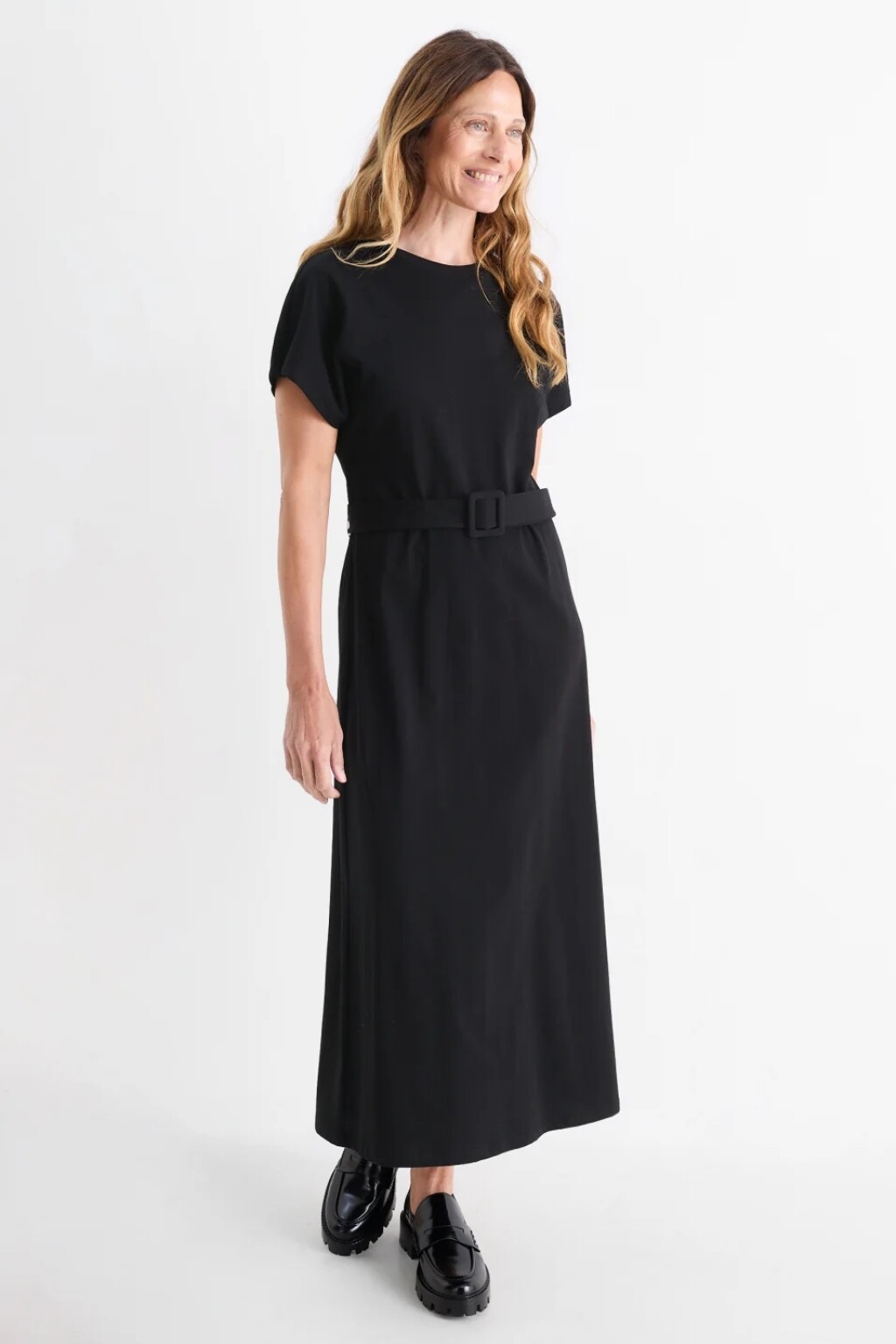 Crne haljine kratkih rukava