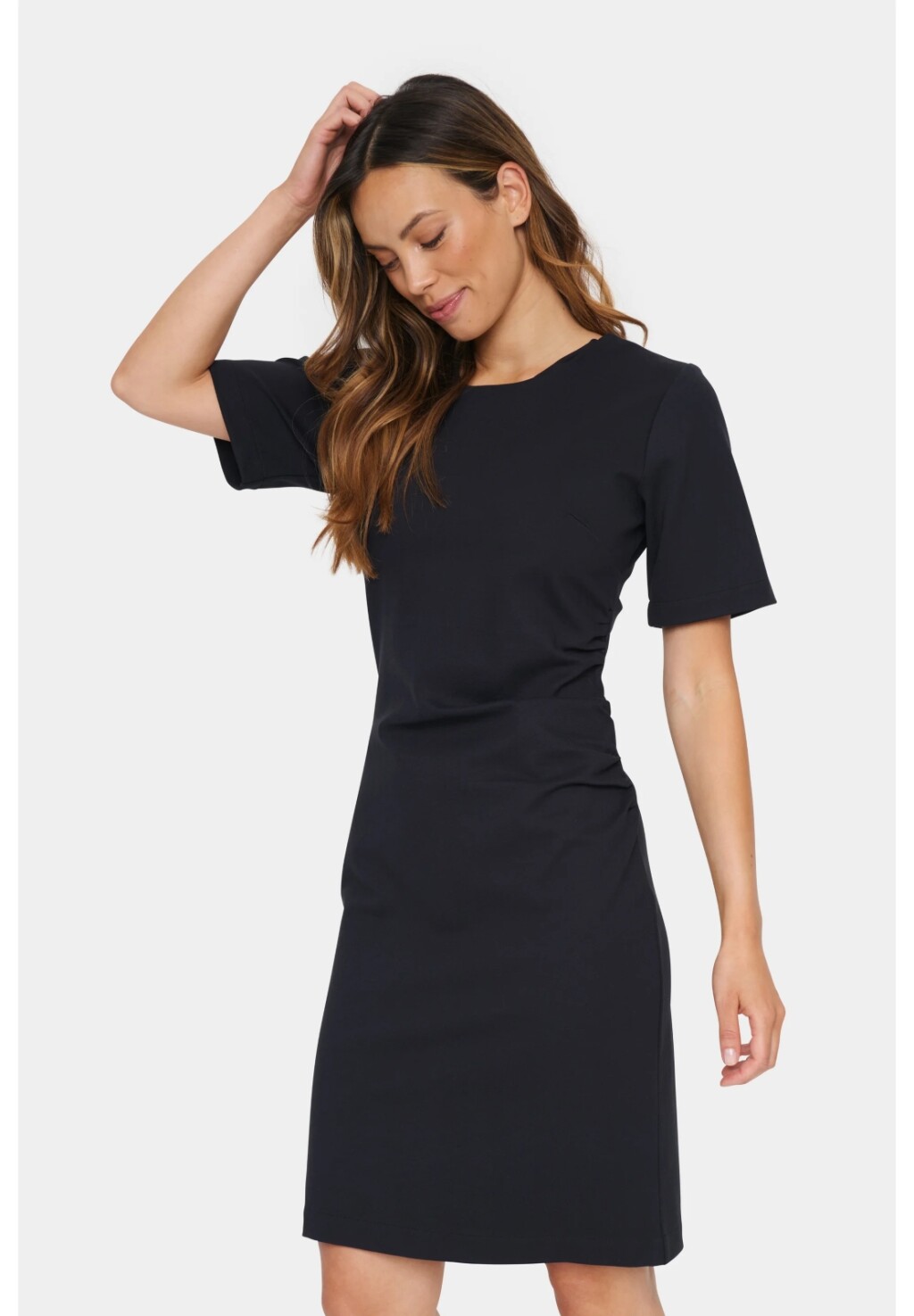 Crne haljine kratkih rukava