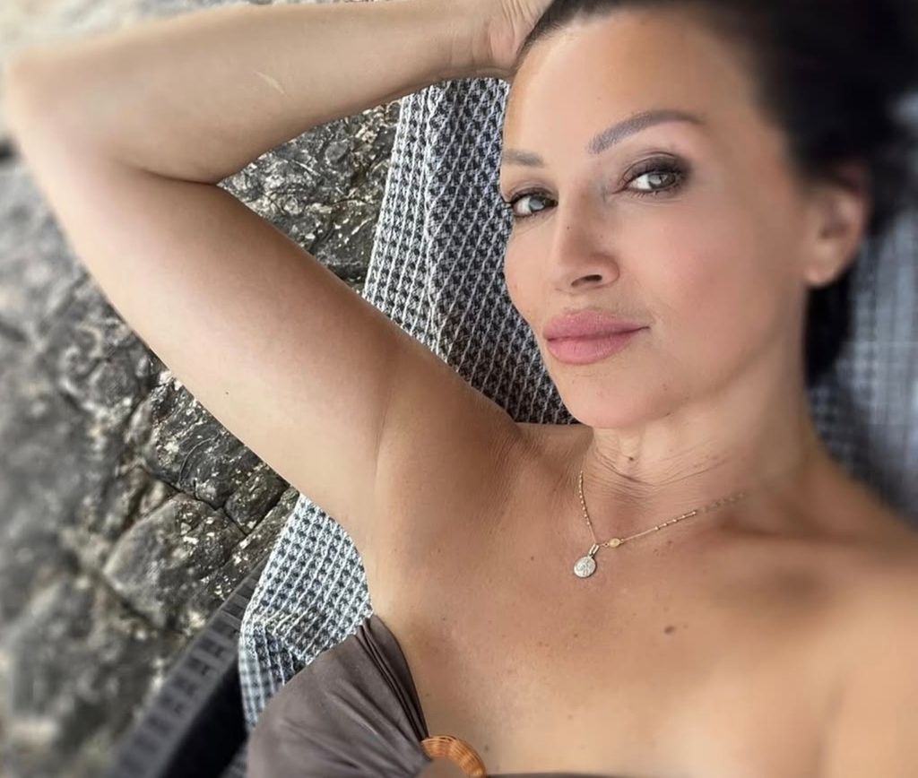 Nina Badrić uživa na Hvaru