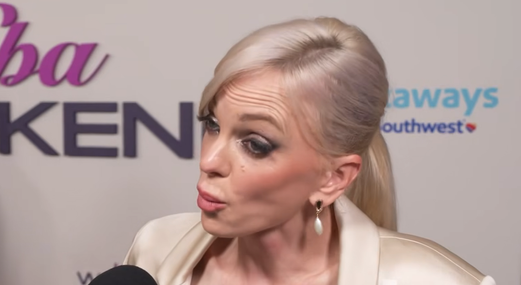 Anna Faris - 4