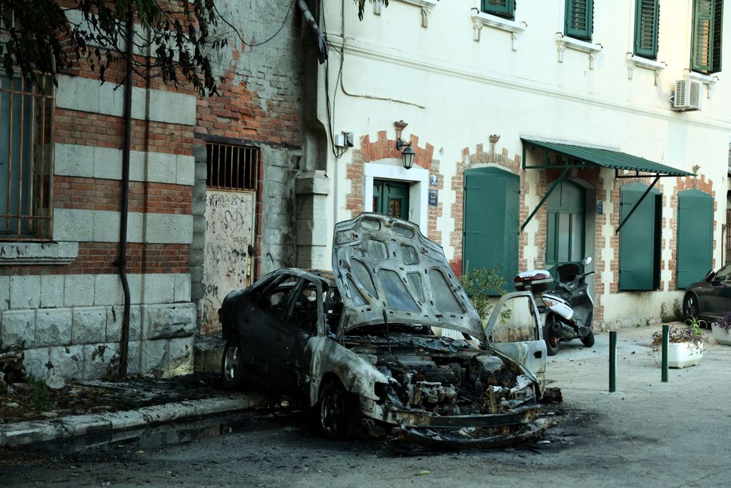 Požar auta u Splitu