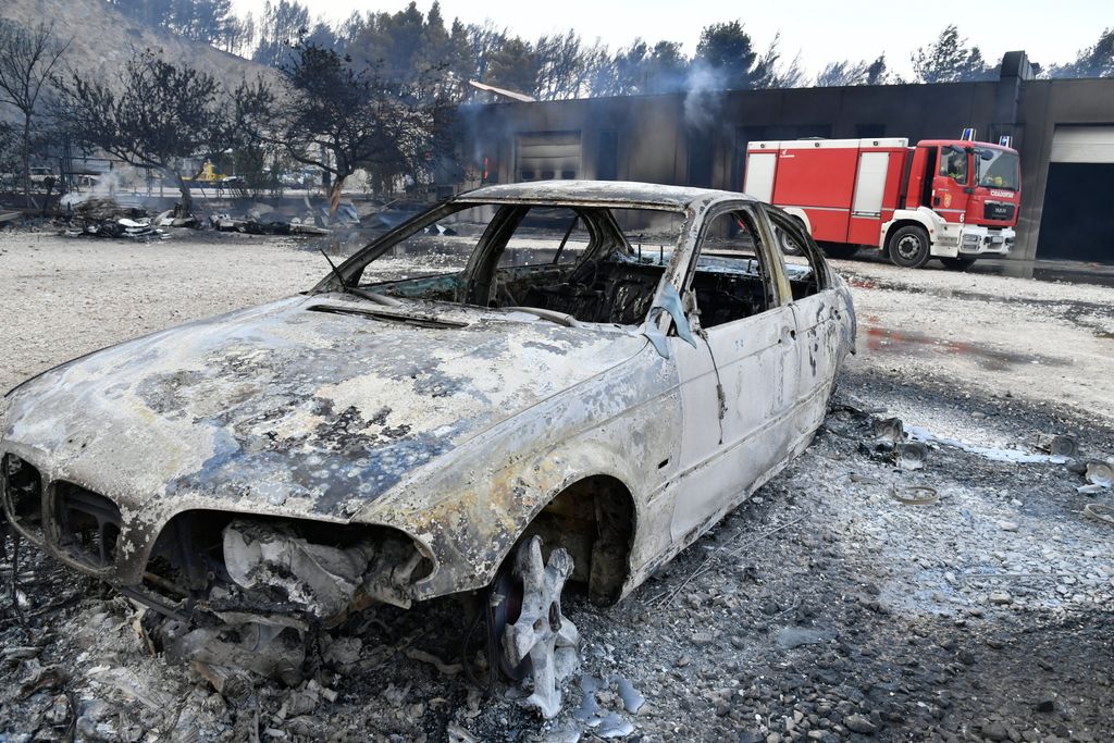 Prizori s požarišta u petak - 12