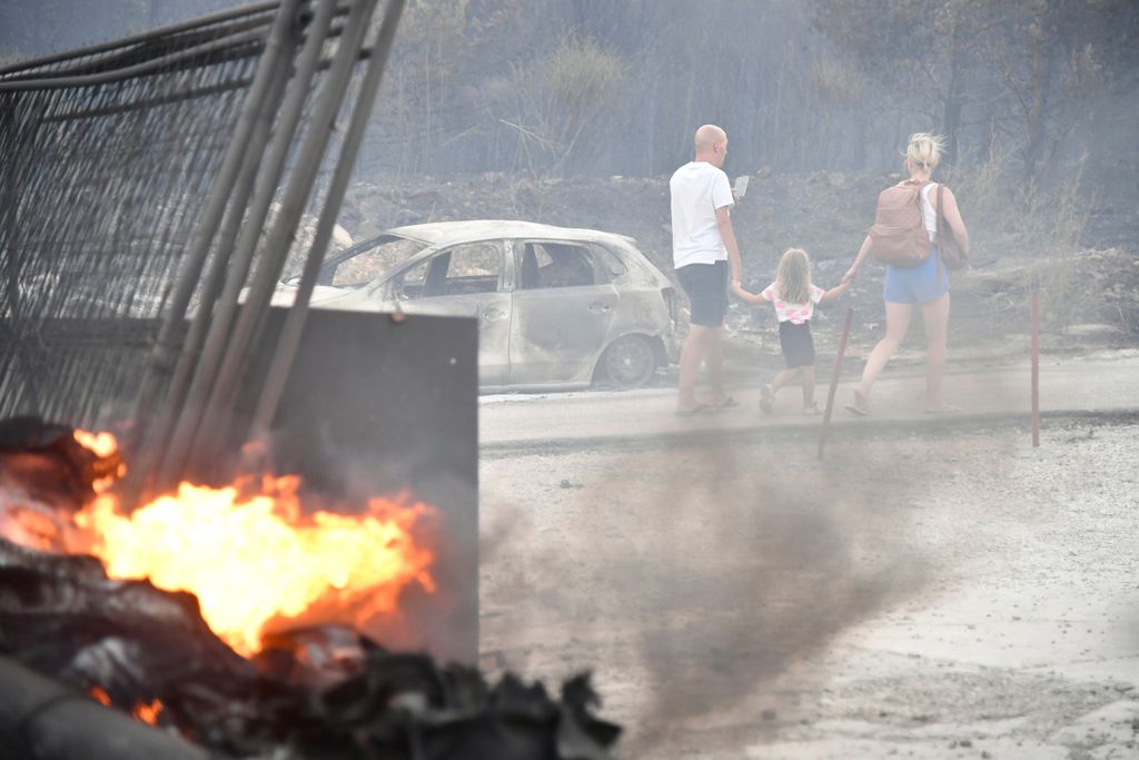 Prizori s požarišta u petak - 15
