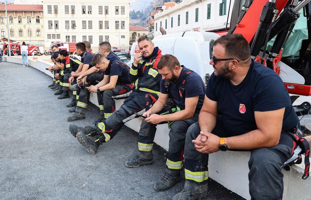 Vatrogasci se borili s vatrom na omiškom području - 5