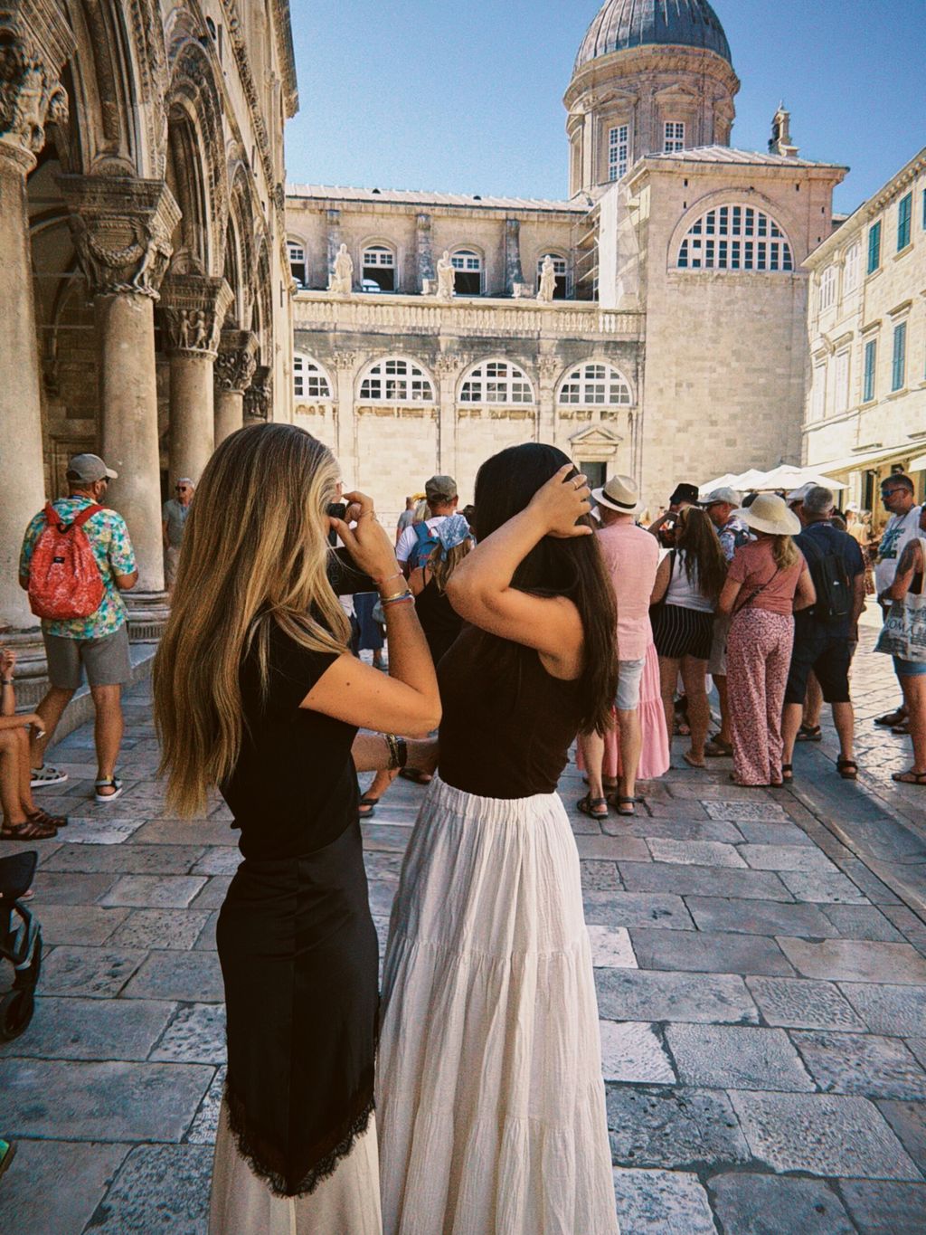 Izabel Kovačić i Ivana Čirjak - 1