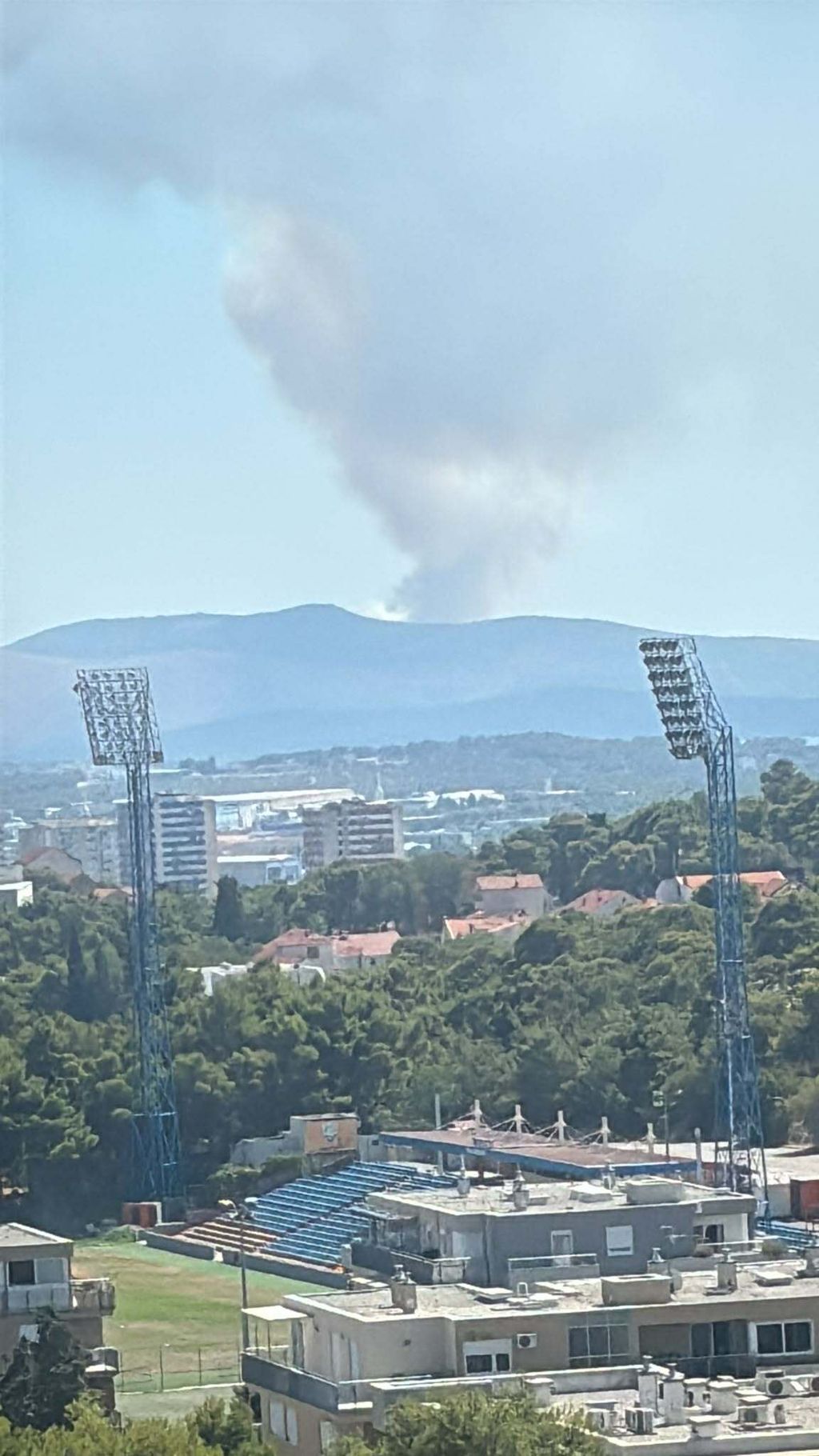 Tri kanadera gase požar kod Primoštena