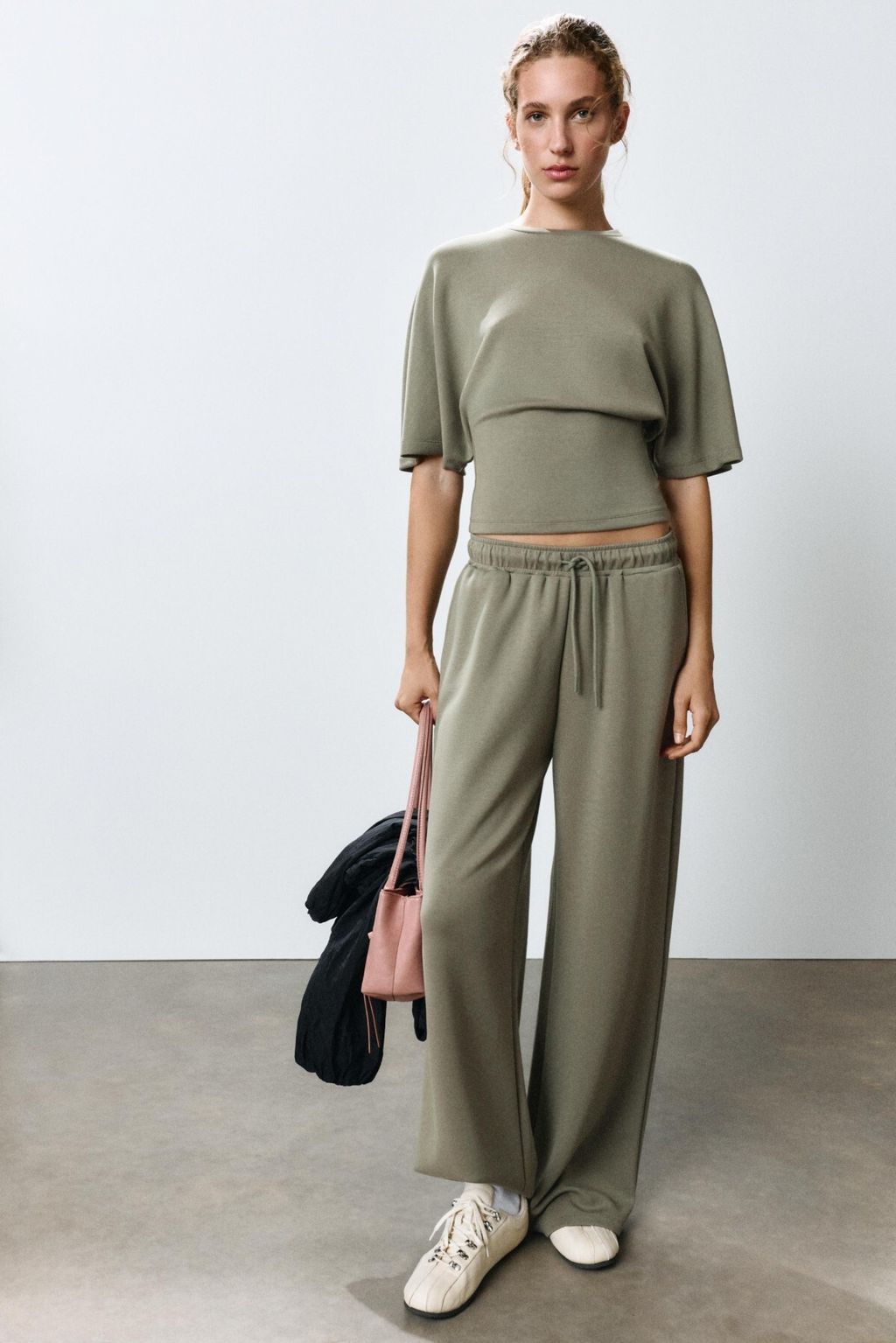 Pull&Bear, 17,99 + 22,99 eura