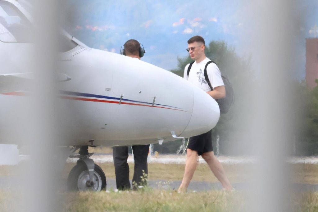 Dominik Livaković leti u Barcelonu