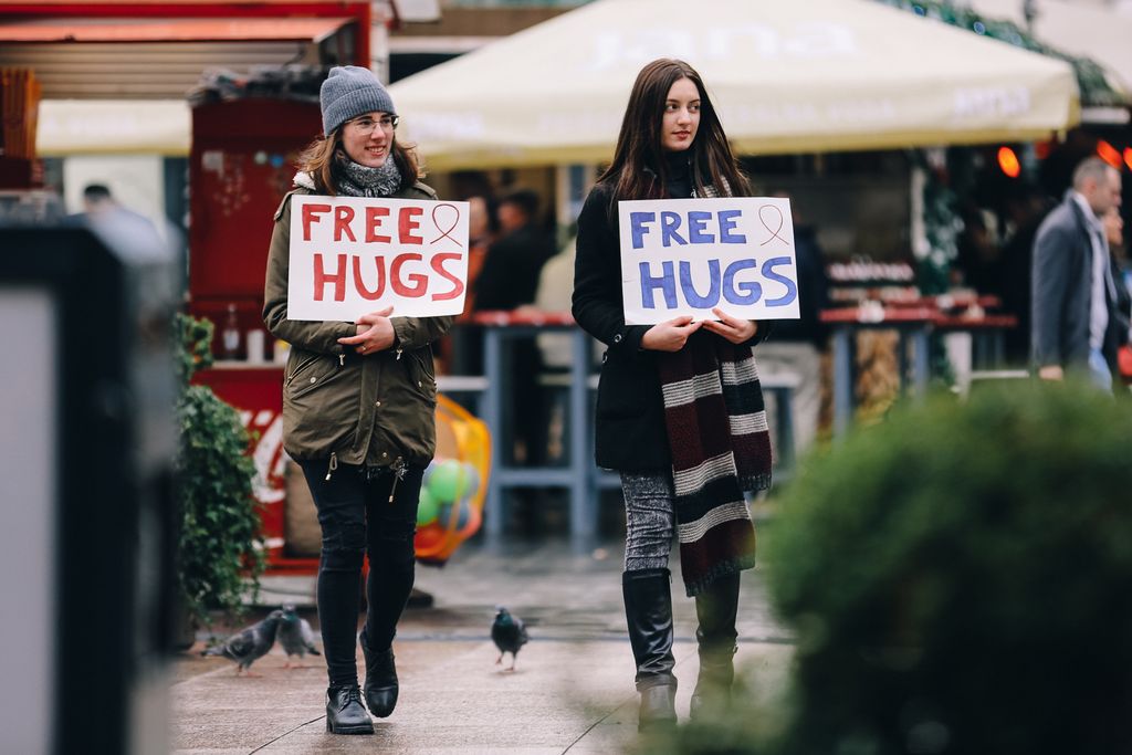 Besplatni zagrljaji dijelili su se u središtu Zagreba