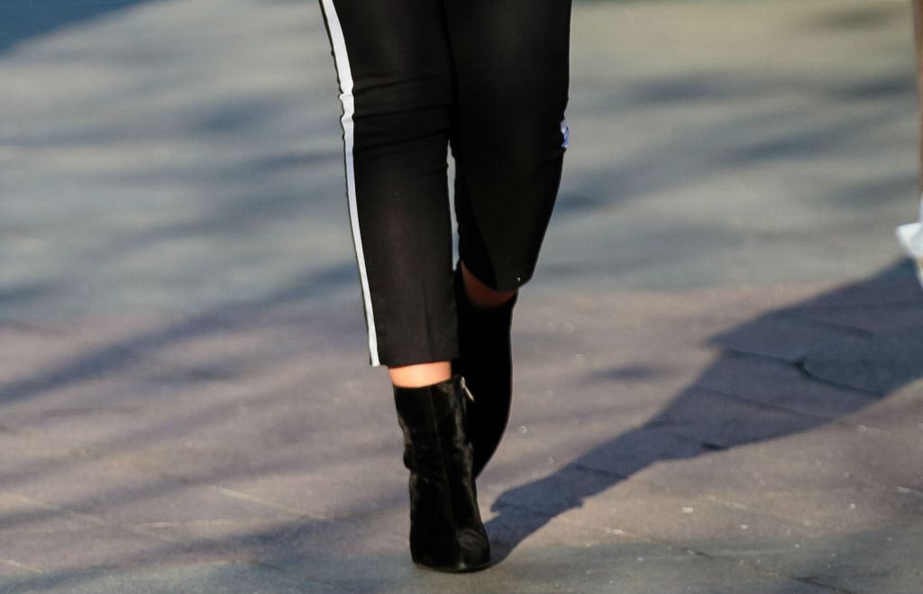 Street style plavuše iz centra Zagreba u 'pametnim' hlačama