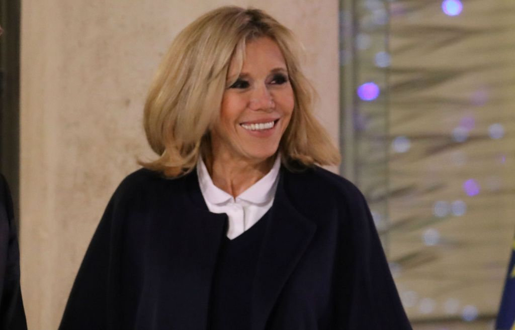 Brigitte Macron u čizmama glam rock stila - 1