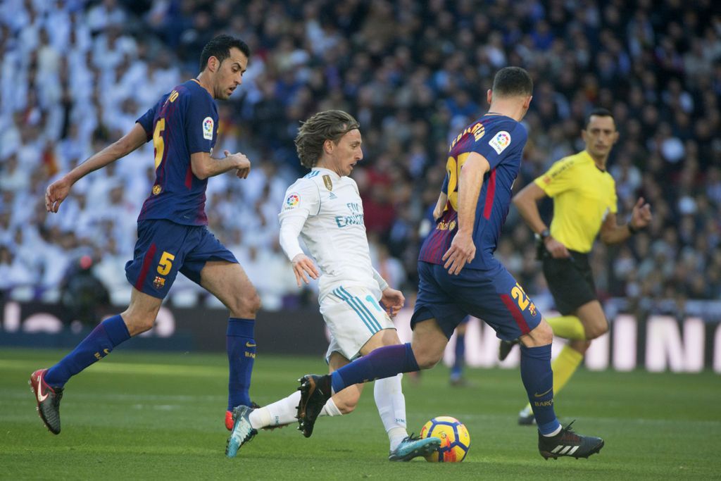 Luka Modrić protiv Barcelone (Foto: AFP)