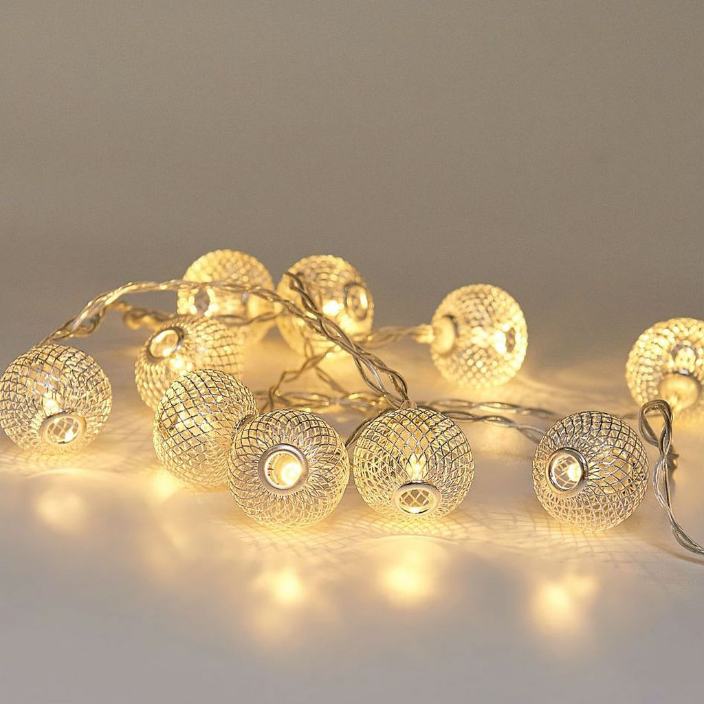 Sinsay lampice, 4,60 eura (34 kune)