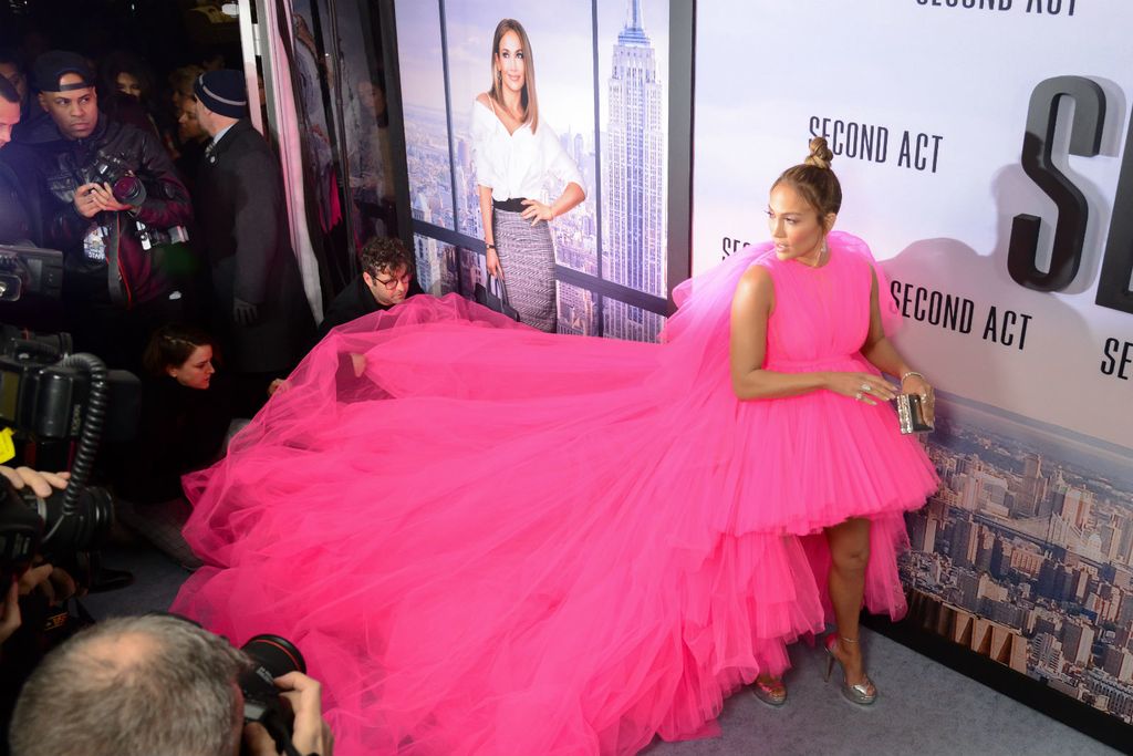 Jennifer Lopez u ekstravagantnoj haljini Giambattiste Vallija