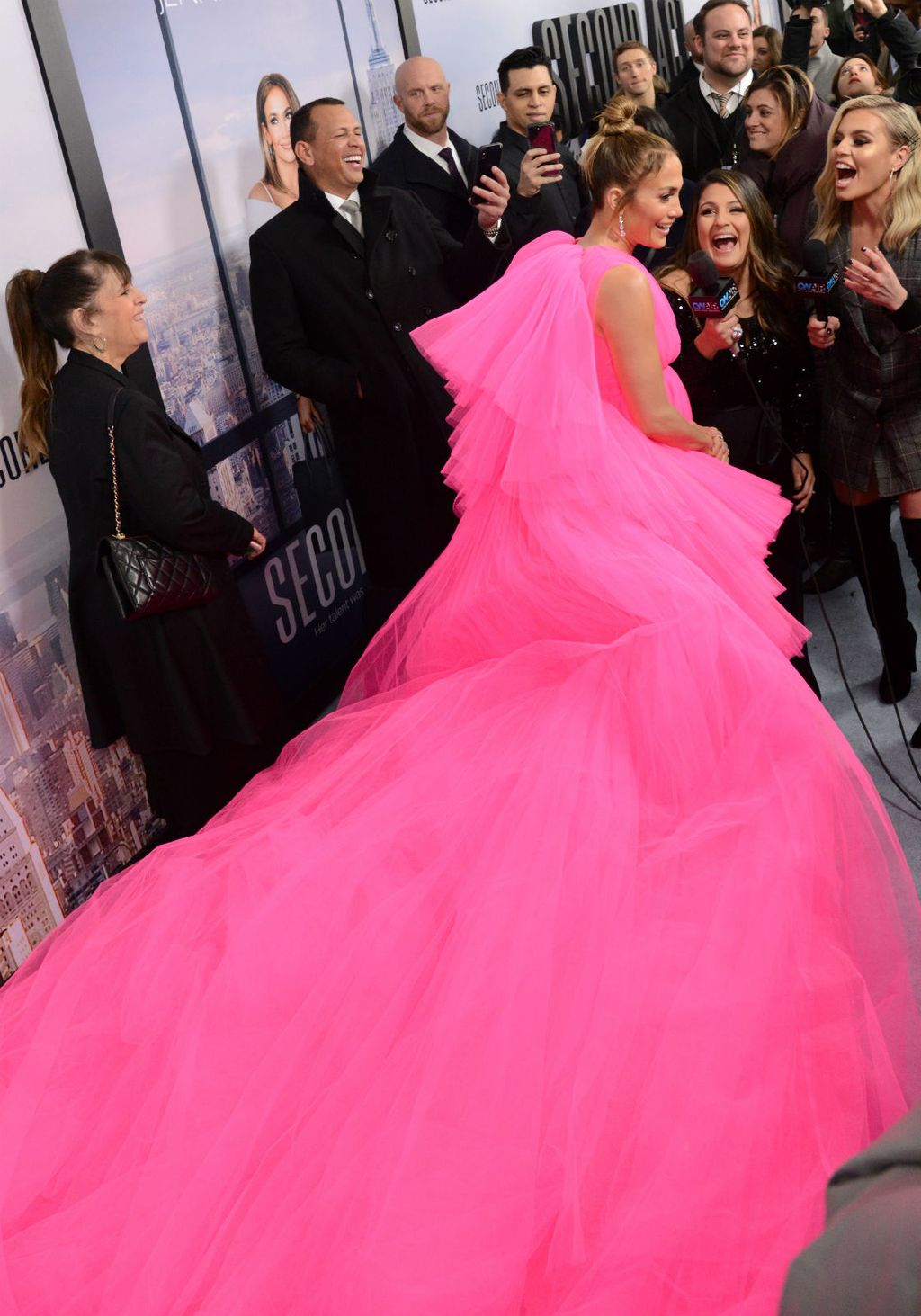 Jennifer Lopez u haljini poput šećerne vate - 8