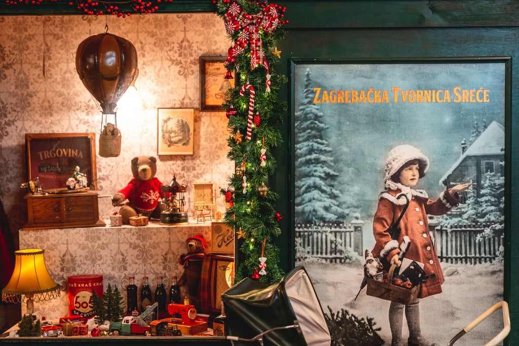 Miškecov prolaz u Zagrebu za Advent je uređen poput starinskog filmskog seta - 8
