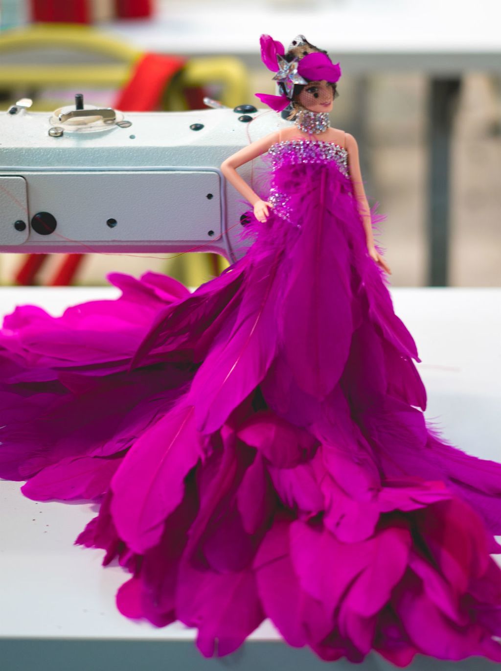 Juraj Zigman kreirao je haljine za Barbie lutke