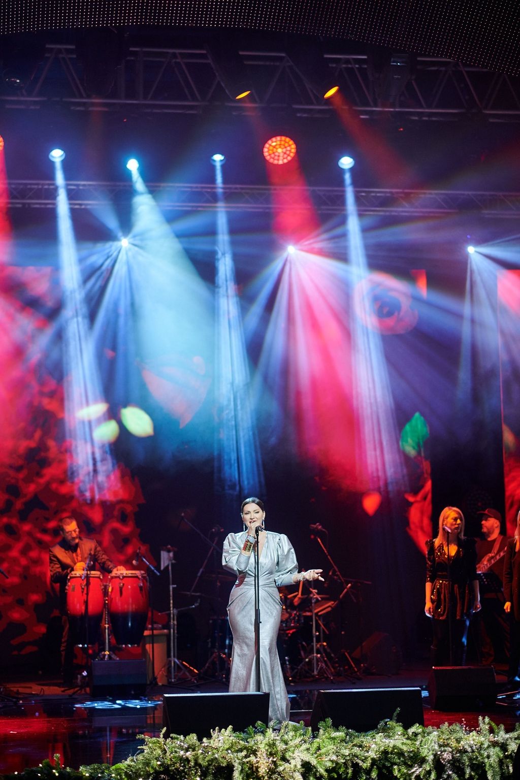 Nina Badrić u haljini domaćeg brenda Krie Design na koncertu Želim život