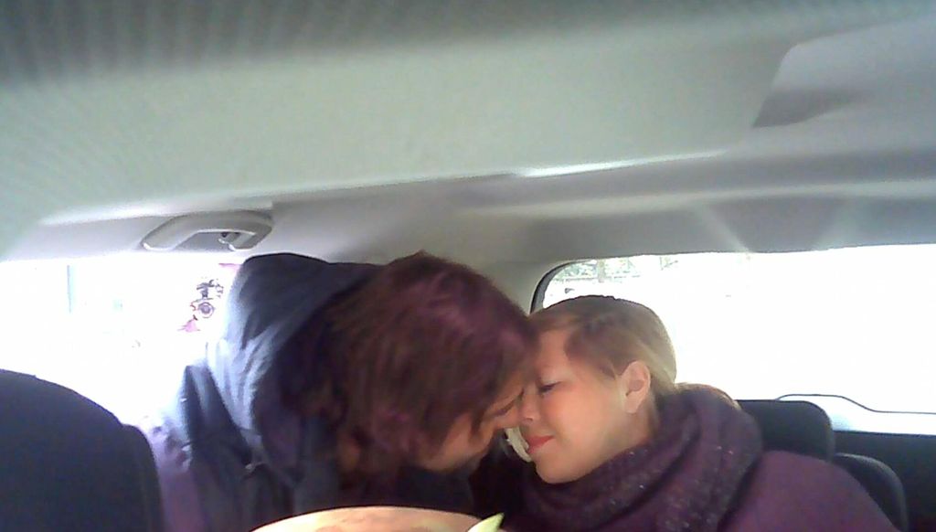 Mala obitelj na putu prema kući