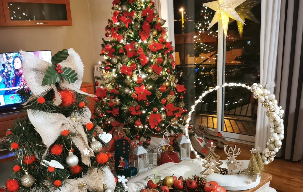 Božićno uređenje kuće Daniele Bobanović iz Rijeke u crveno-zlatnoj kombinaciji - 18