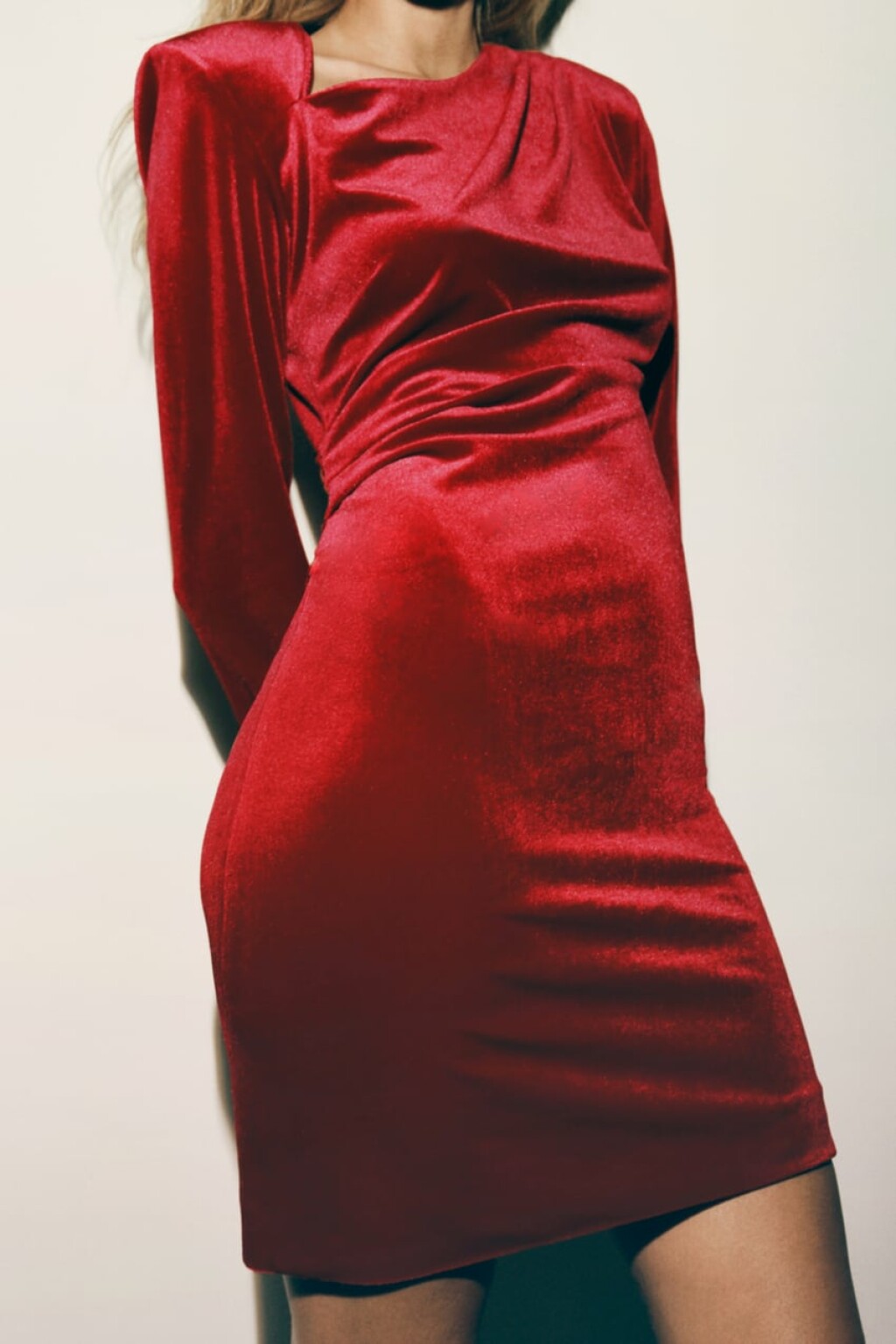 Baršunasta drapirana haljina iz Zare - 5