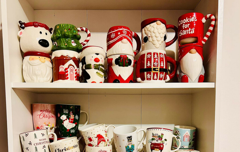 Impresivna kolekcija božićnih šalica Mateje Hlašć iz Zagreba - 7