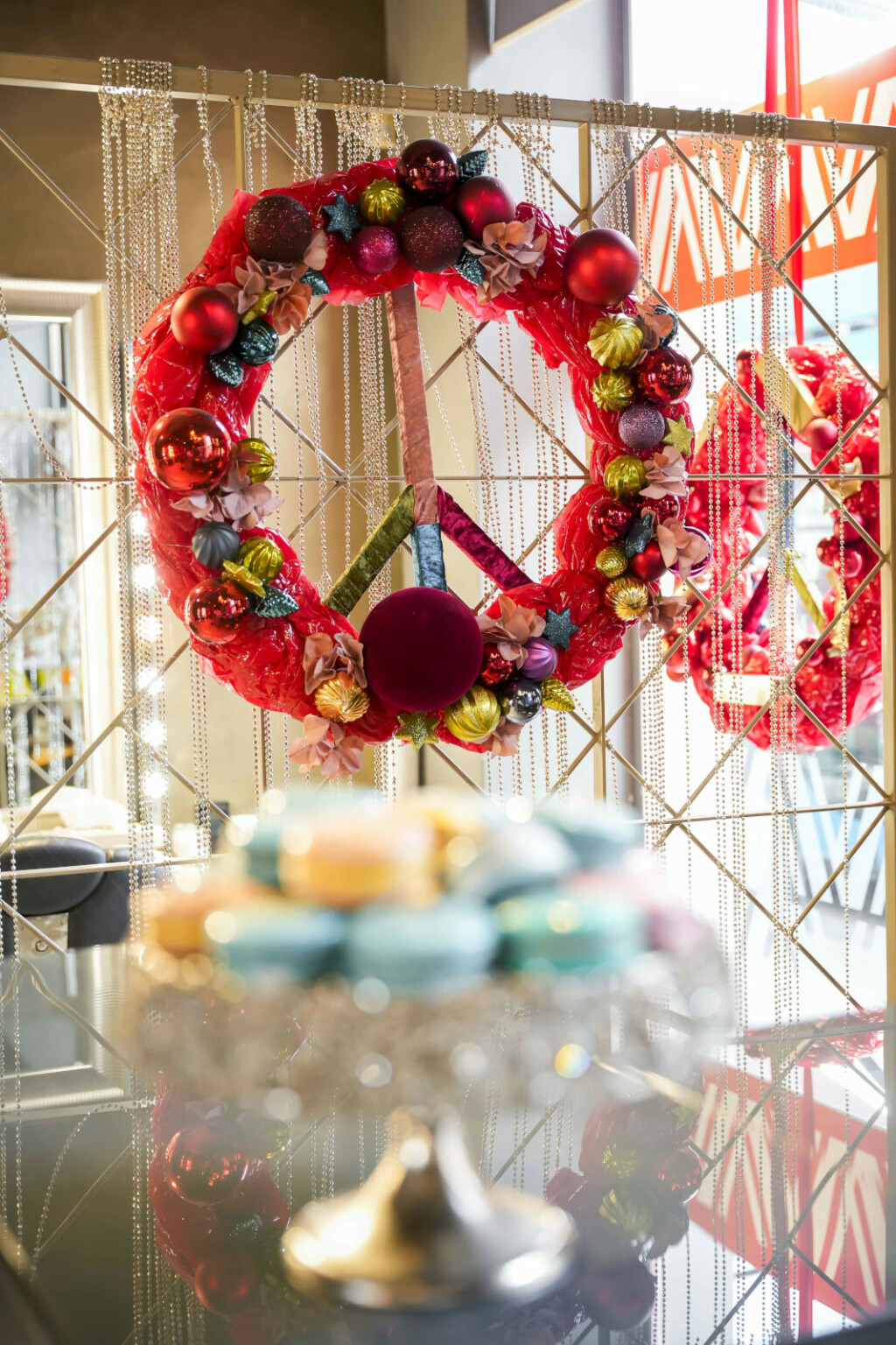 Božićno uređenje frizerskog salona Vikler i ruž