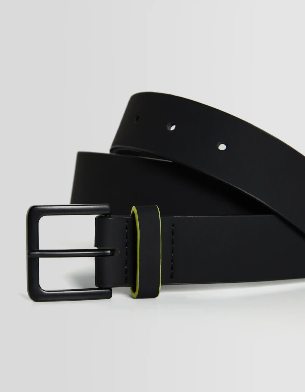 Bershka, remen, 6 eura