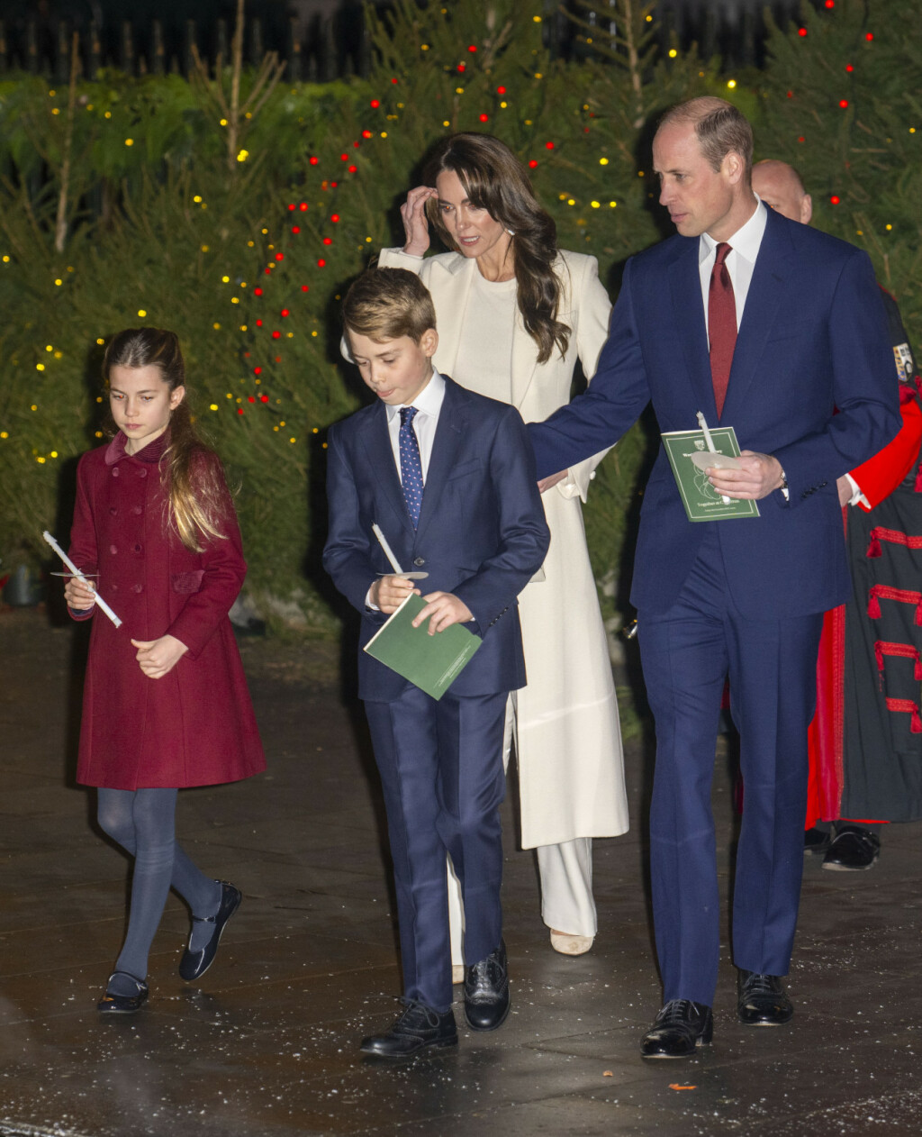 Britanska kraljevska obitelj na misi ususret Božiću - 7