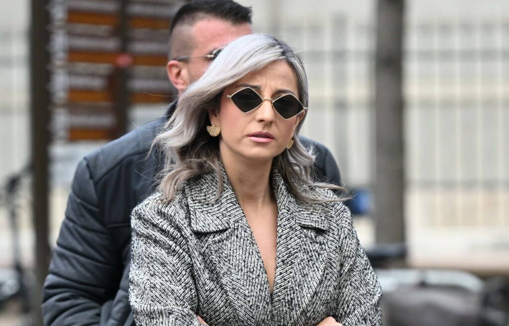 Zagrebačko izdanje u kratkim hlačama i visokim čizmama