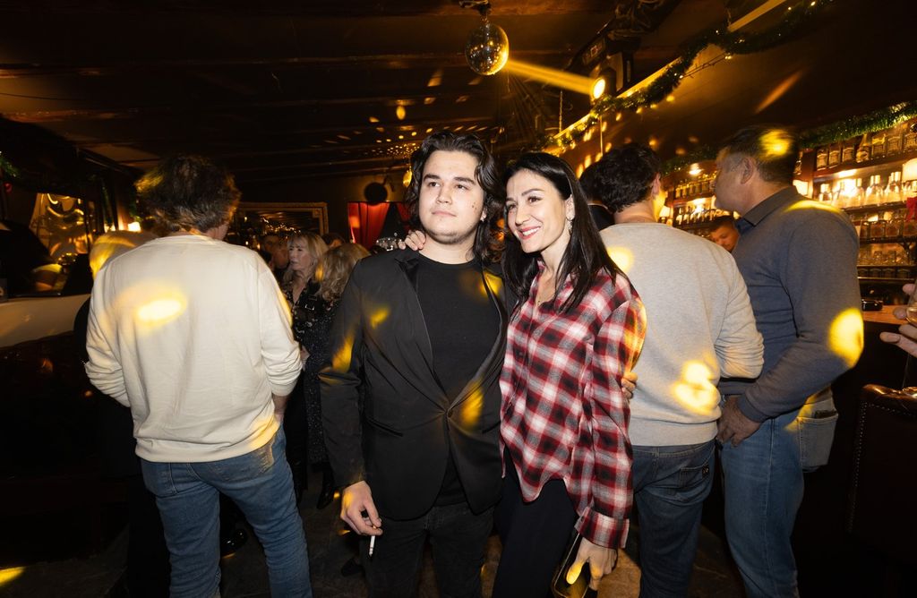 Ana Rucner sa sinom - 1