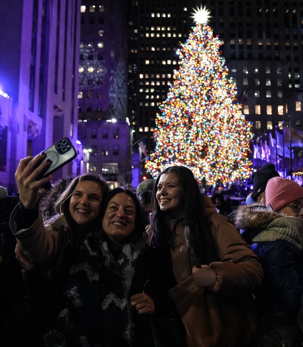 Slavni bor u Rockefeller Centeru u New Yorku