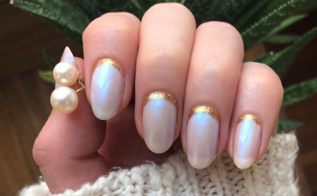 Manikura mjesečevog kamena