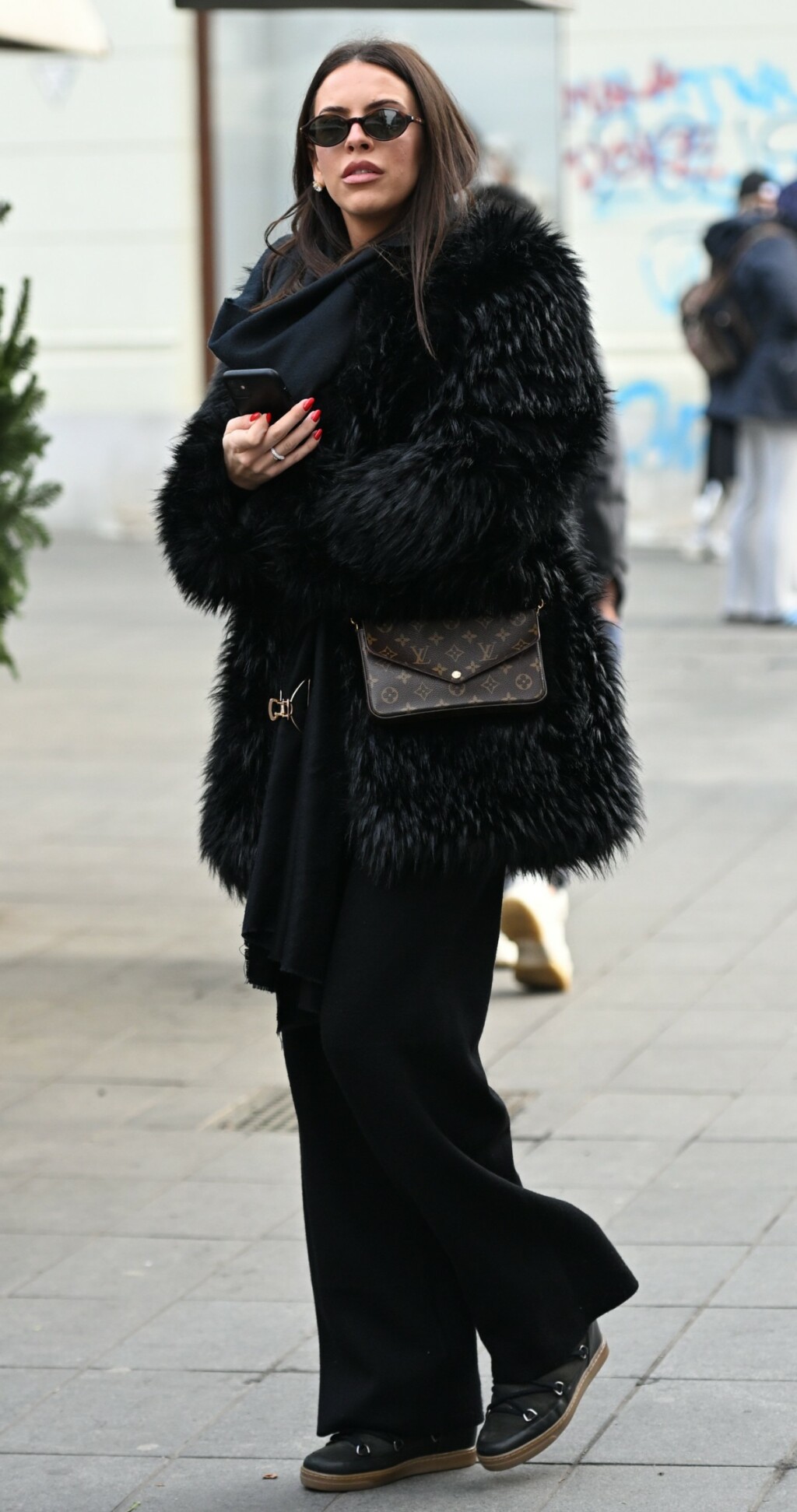 Zagrebačka street style izdanja u podstavljenim čizmicama