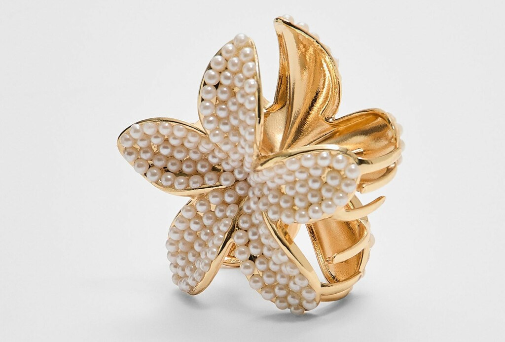 Kopča za kosu s umjetnim biserima (Stradivarius), 6, 99 eura